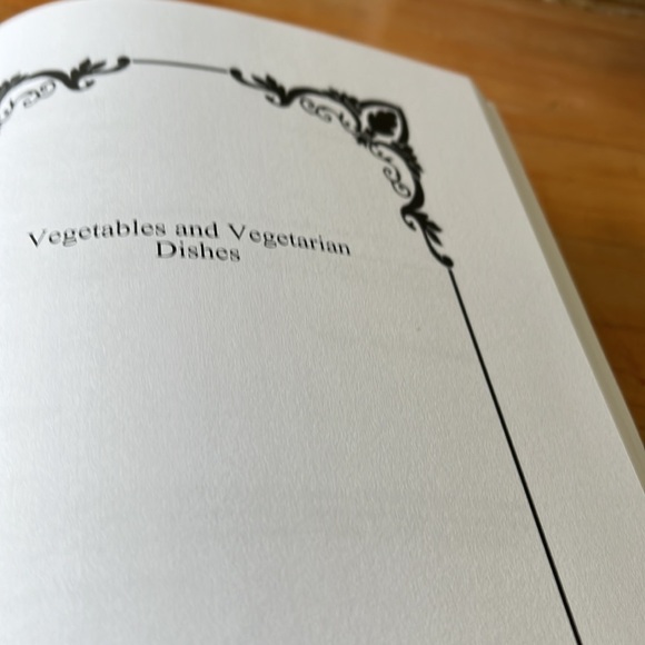 We love cookbooks of recipes. From Alabama Baked Beans to Scottish Short… - Picture 3 of 4